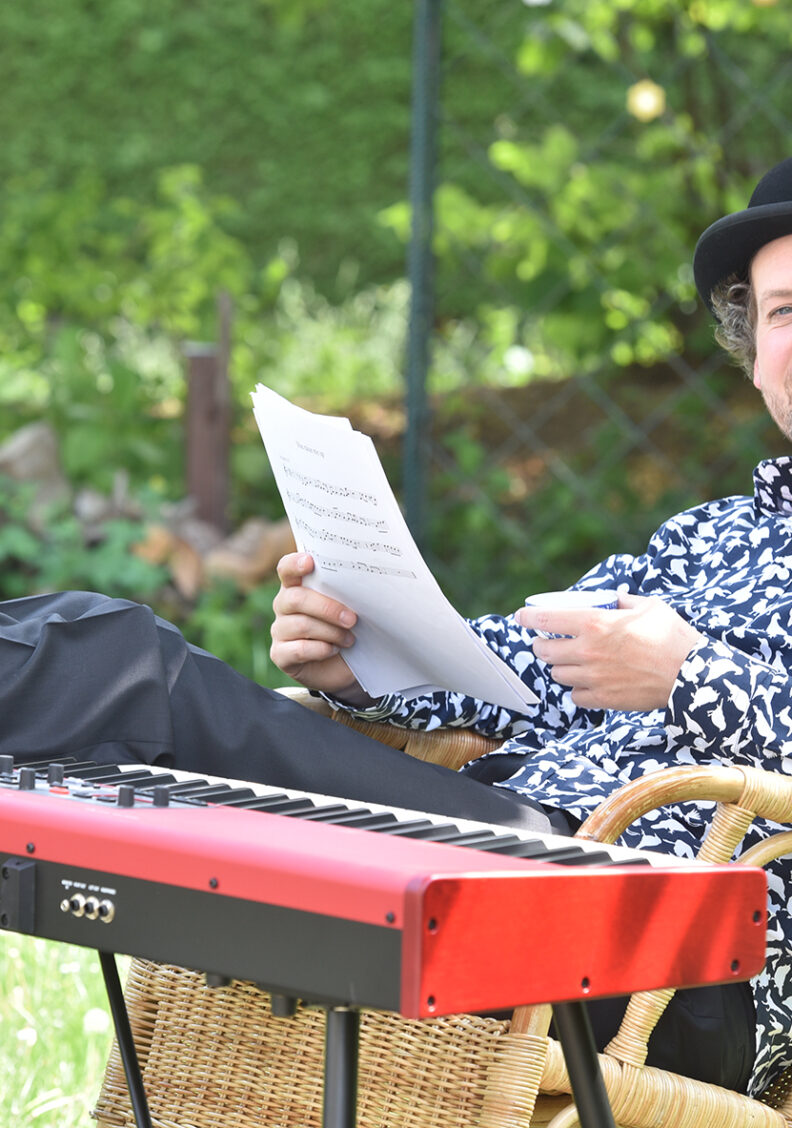 Poetisch-humorvolle Lieder am Klavier: Ramon Bessel kommt am Samstag (14.3.) ins Altstadttheater