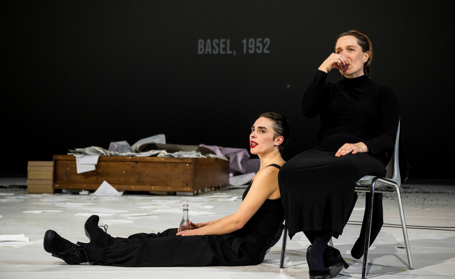 Intensiver Theaterabend „Zieht die gewaltige Stille mich immer“