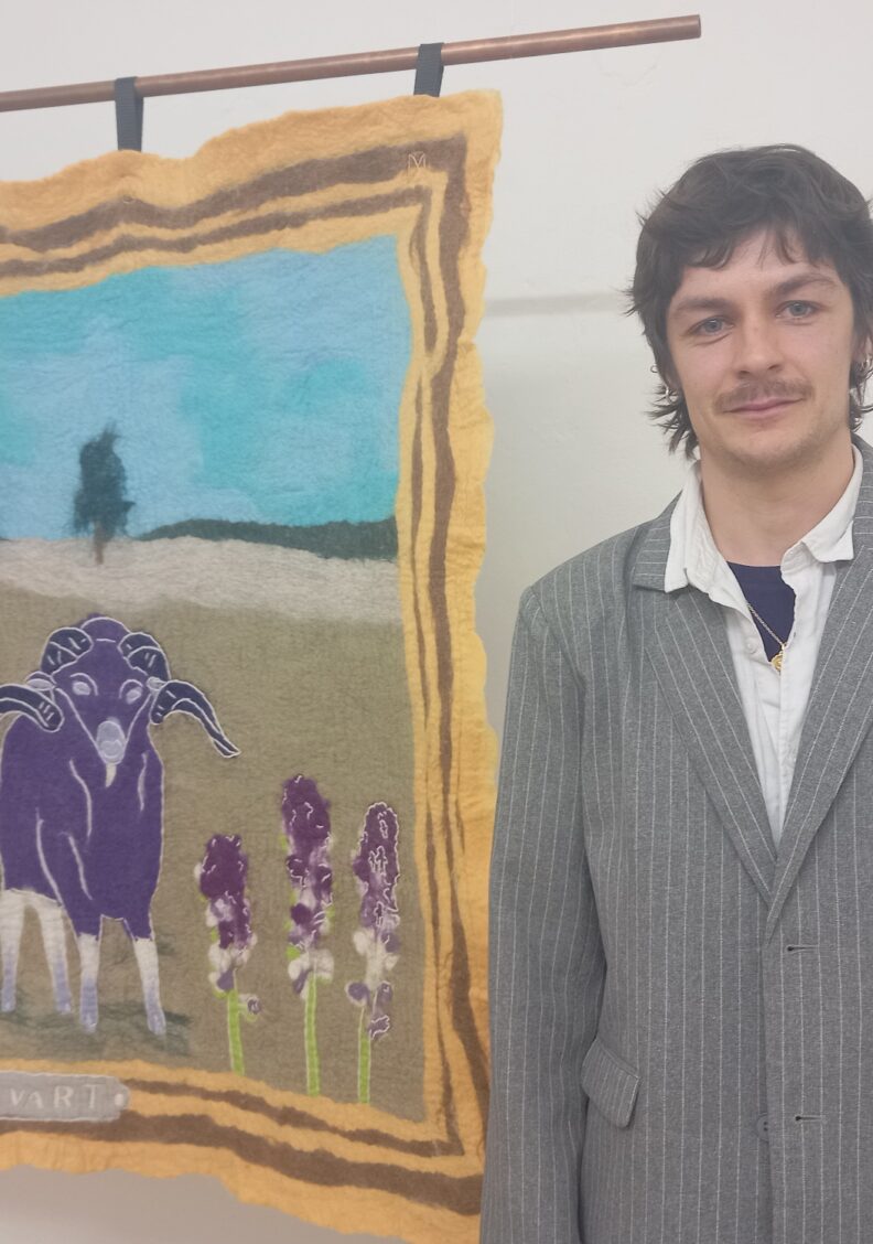 Gefilzt und gestickt. Pierre-Yves Delannoys Kunst im Tongewölbe T25 in der Ingolstädter Theresienstr.25