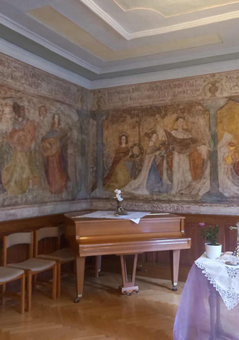 Der von Schwester Euphemia gemalte „Wonnegarten“ im Gnadenthalkloster