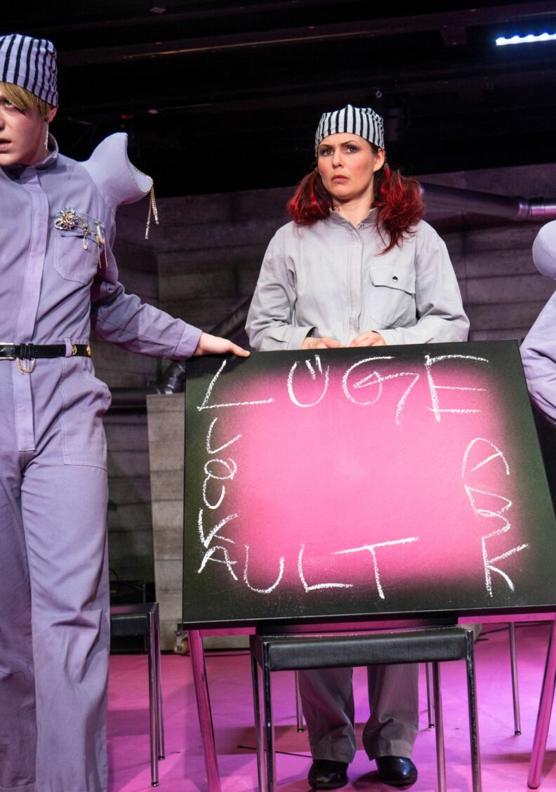 „Ausgebrochen böse“ im Jungen Theater Ingolstadt