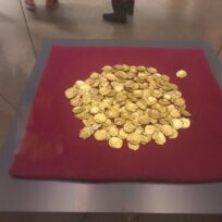 „vierSCHICHTIG“ . Sonderausstellung Kunst und Archäologie im kelten römer museum Manching