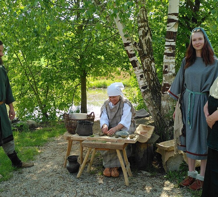 Historisches Schauspiel „Die Ankunft“ in Museumsdorf Alcmona bei Dietfurt