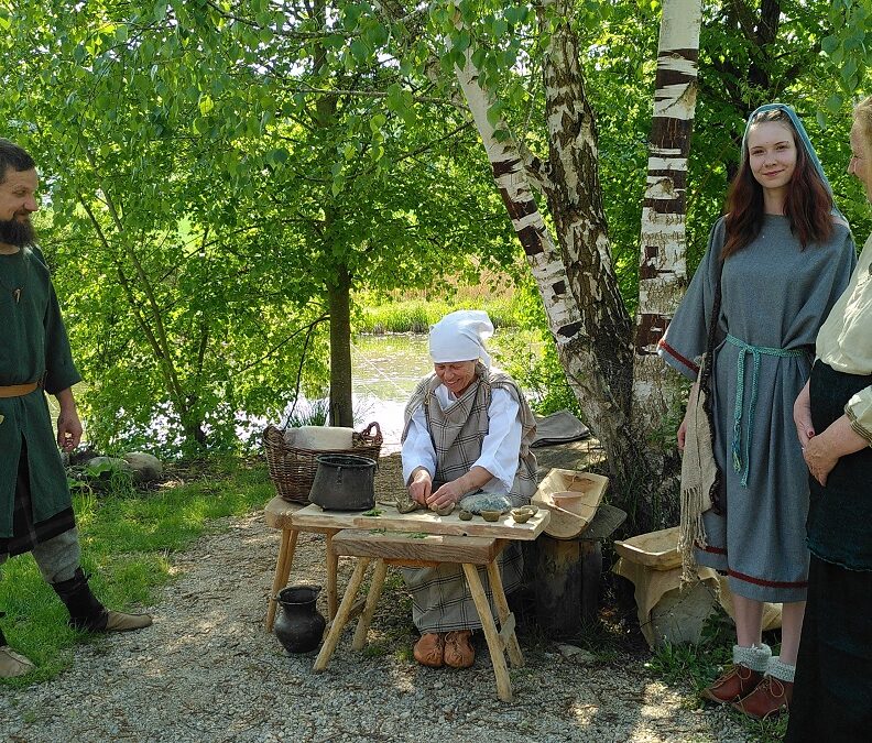 Historisches Schauspiel „Die Ankunft“ in Museumsdorf Alcmona bei Dietfurt