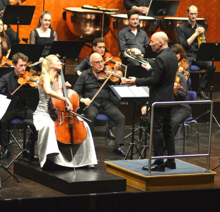 Beglückendes letztes Abo-Konzert der Kammerphilharmonie mit Cellistin Margarita Balanas