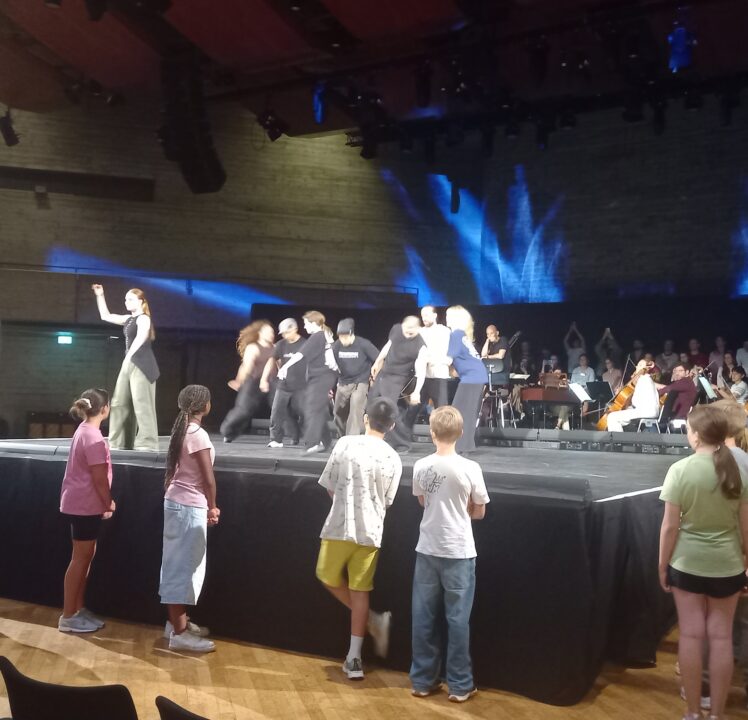 Breakdance, Beatboxing, Barockoper: Am WE Eigenproduktion der Audi Sommerkonzerte mit „Dido und Aeneas“