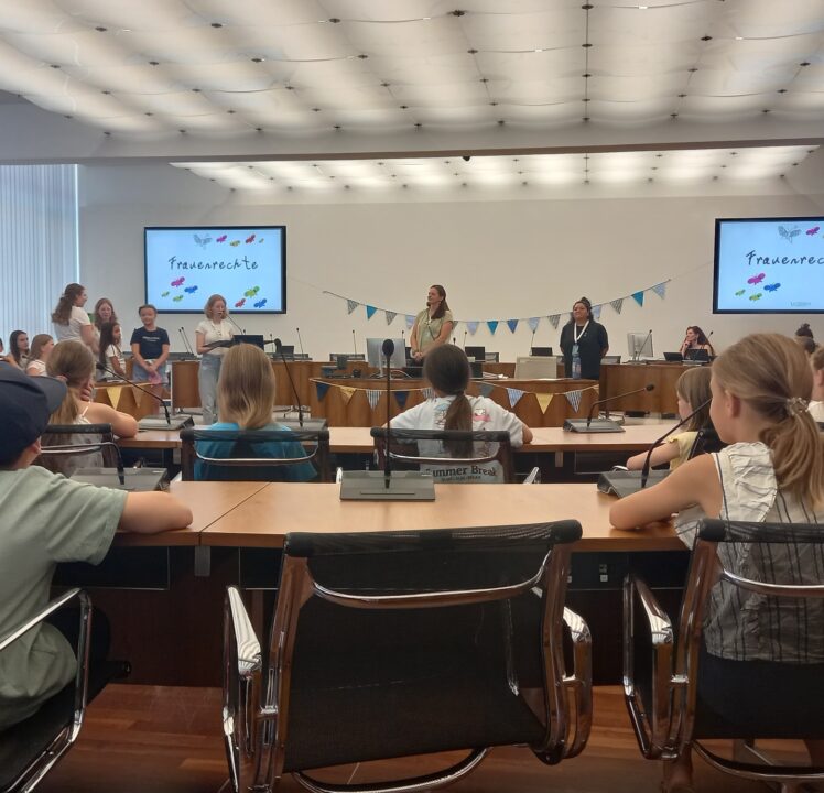 „Konferenz der Kinder“ beim Schul.the.val des Stadttheaters Ingolstadt