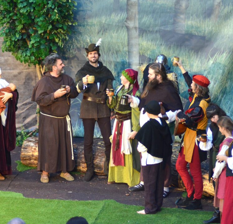 Robin Hood im Schlosshof Neuburg- Eindrucksvolles Szenario vor einmalig schöner Kulisse