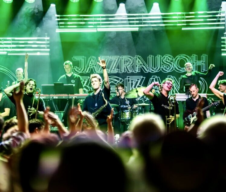 Jazzrausch Big Band beeindruckt bei Audi Sommerkonzerten