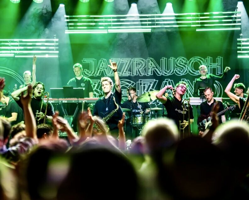 Jazzrausch Big Band beeindruckt bei Audi Sommerkonzerten