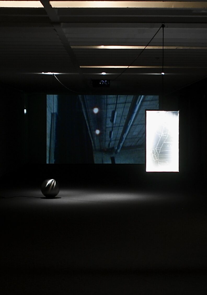 „Albergo diffuso“ des Kunstvereins Ingolstadt beginnt mit „Listening across Time“ von Camilla Metelka in Theatergalerie