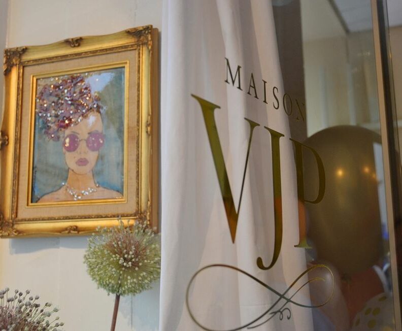 Designerin Vanessa Jasmin Panné eröffnete ihre Maison VJP mit einer Vernissage von Mehlika Tanriverdi