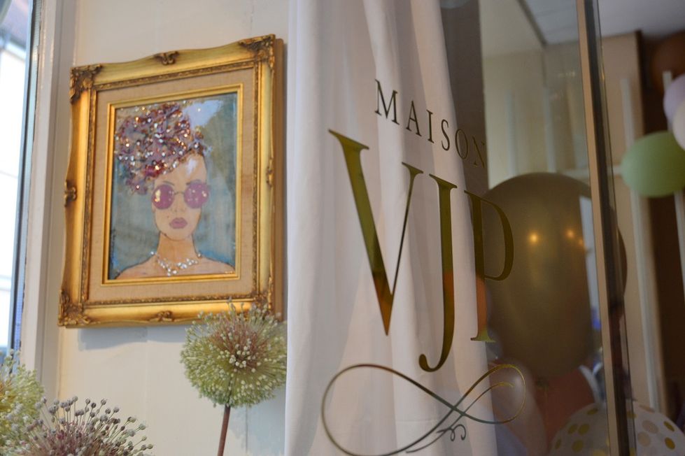 Designerin Vanessa Jasmin Panné eröffnete ihre Maison VJP mit einer Vernissage von Mehlika Tanriverdi