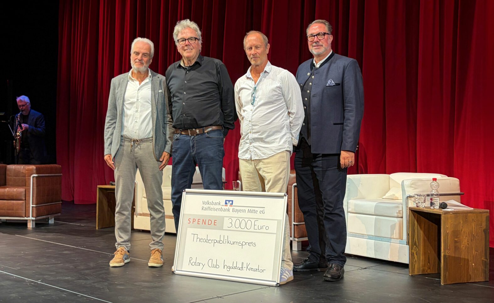 Spielzeiteröffnung mit Rotary-Publikumspreis für Ralf Lichtenberg