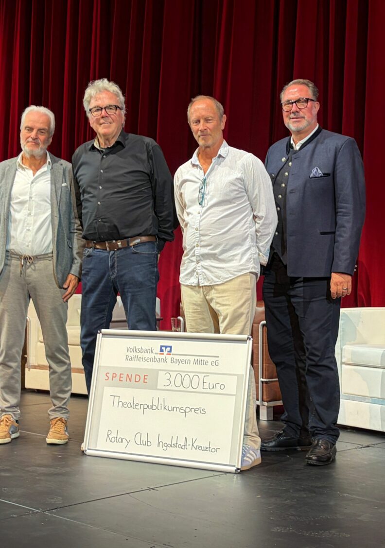 Spielzeiteröffnung mit Rotary-Publikumspreis für Ralf Lichtenberg
