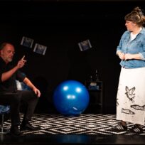 Gott in der Krise: „Oh mein Gott!“ im Ingolstädter Altstadttheater