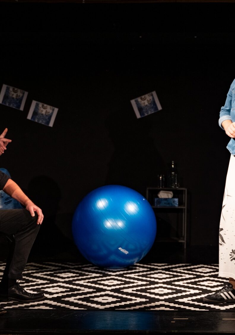 Gott in der Krise: „Oh mein Gott!“ im Ingolstädter Altstadttheater