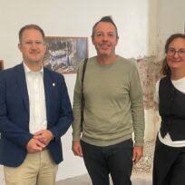 „Im Osten“: Sehenswerte Ausstellung von Florian Bachmeier in Neuburg